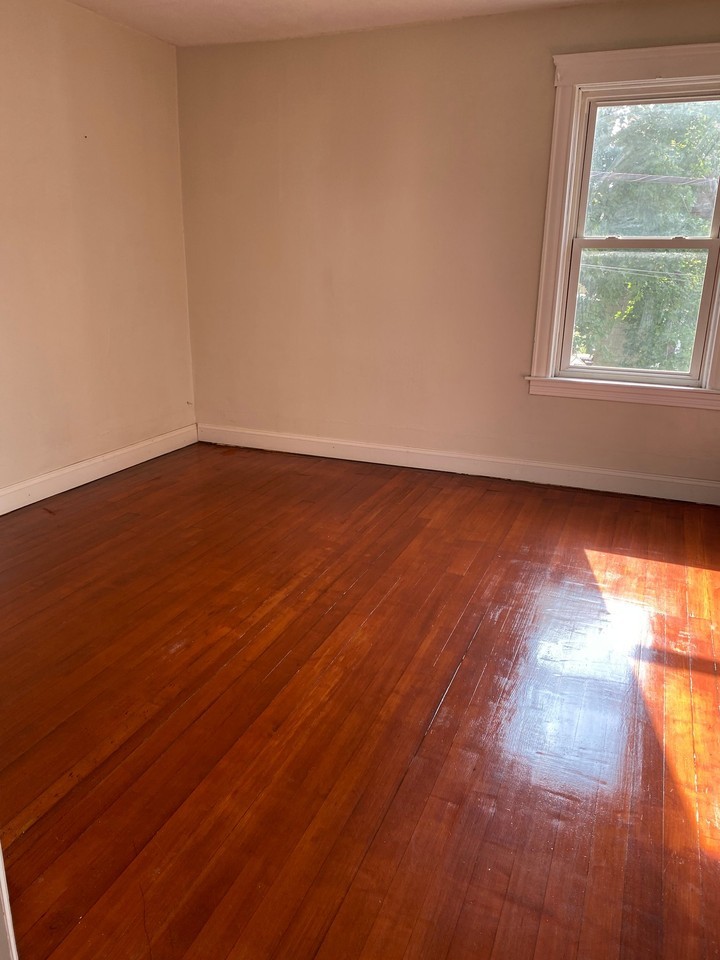 33 Trenton St - Photo 5 of 12