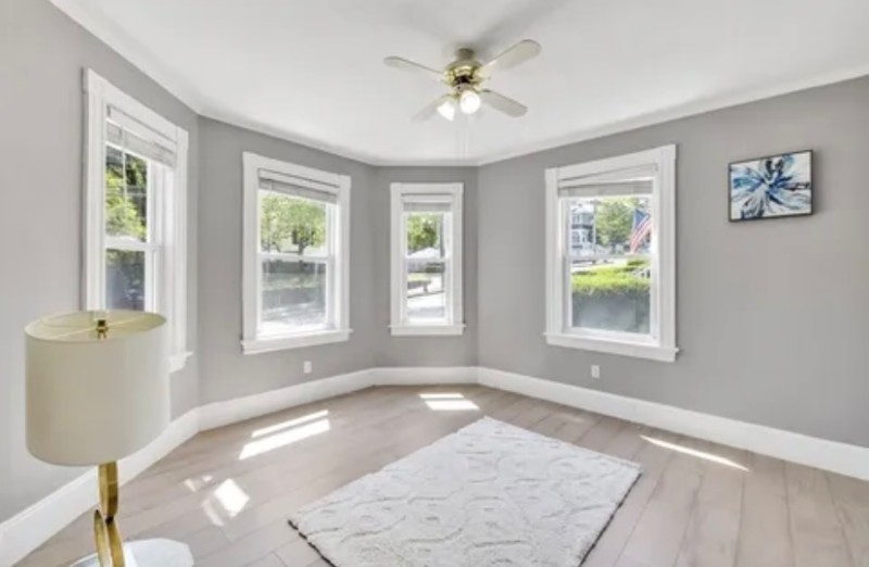 21 Mt Vernon St #1 - Photo 4 of 10