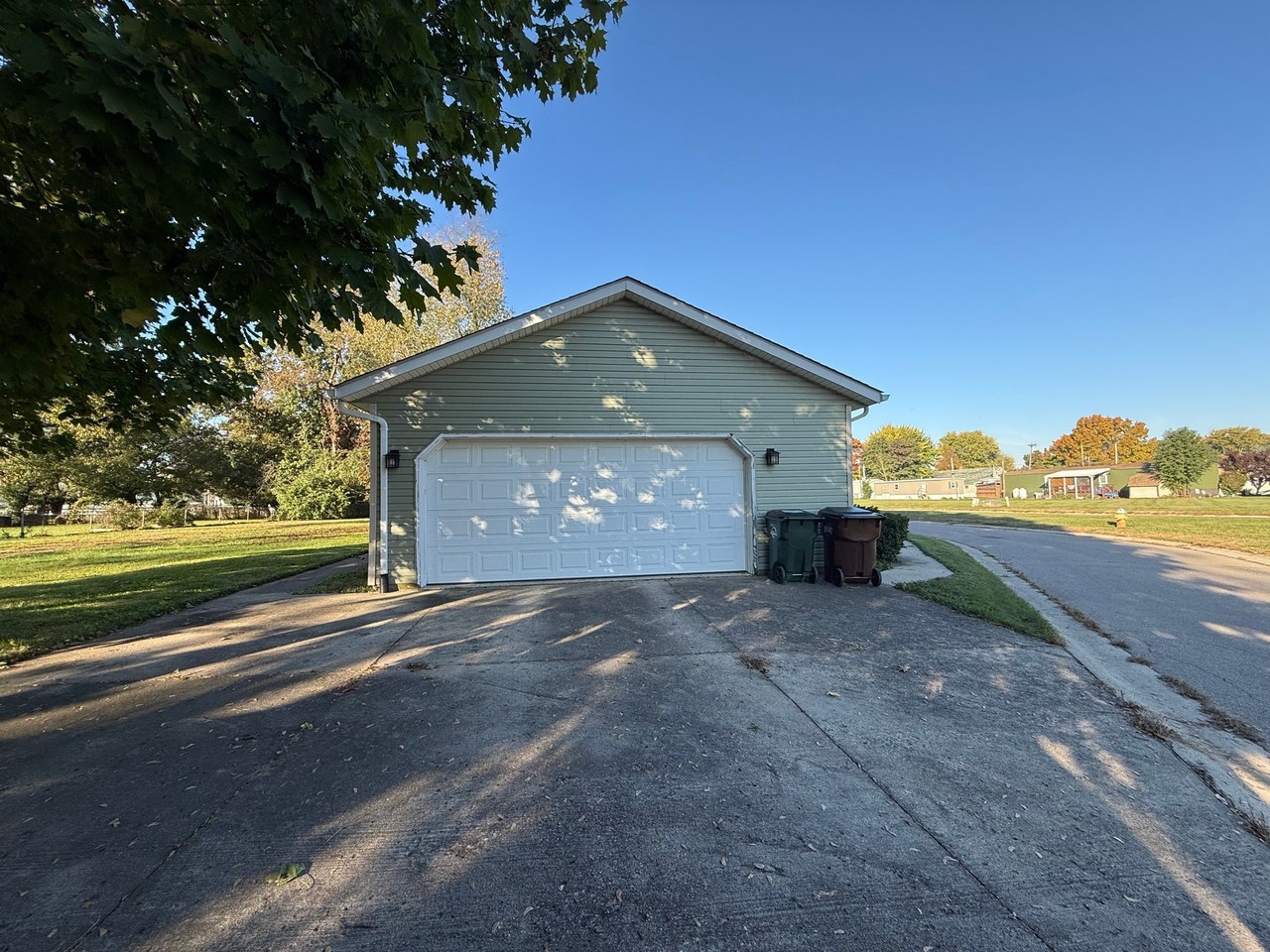 37 Kays Way - Photo 2 of 14