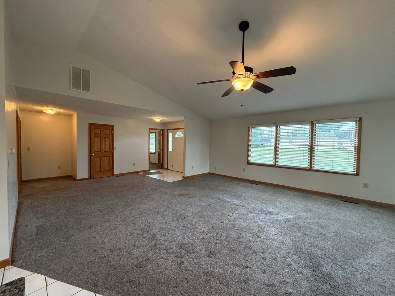 37 Kays Way - Photo 3 of 14