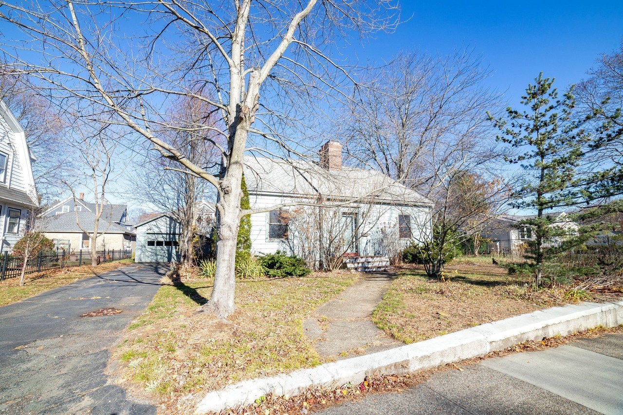 47 Florence St - Photo 4 of 38