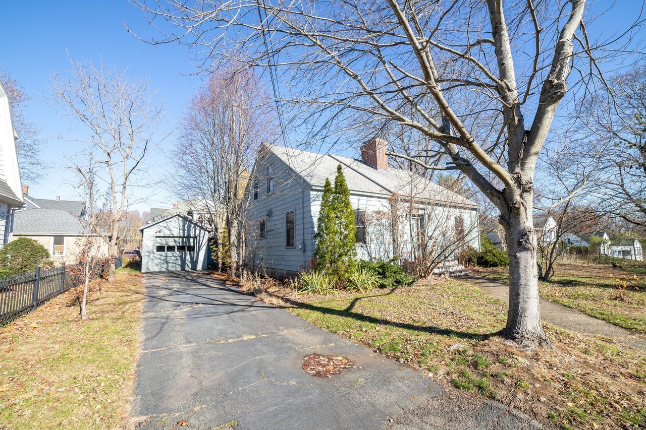 47 Florence St - Photo 5 of 38