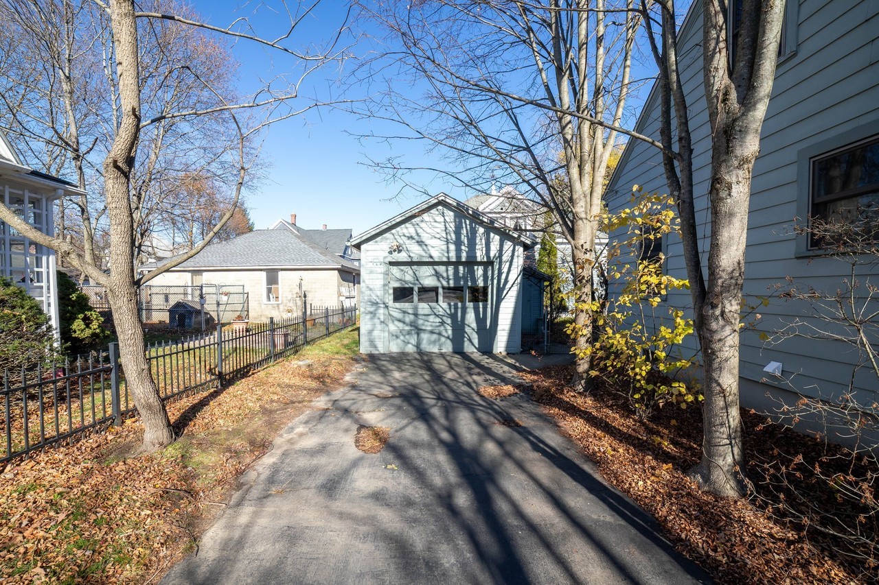 47 Florence St - Photo 6 of 38