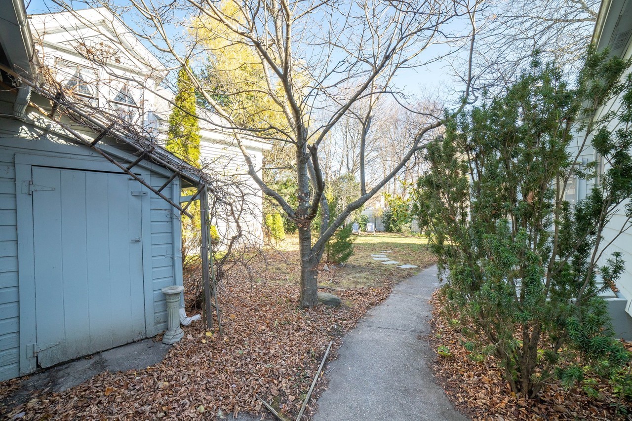 47 Florence St - Photo 7 of 38