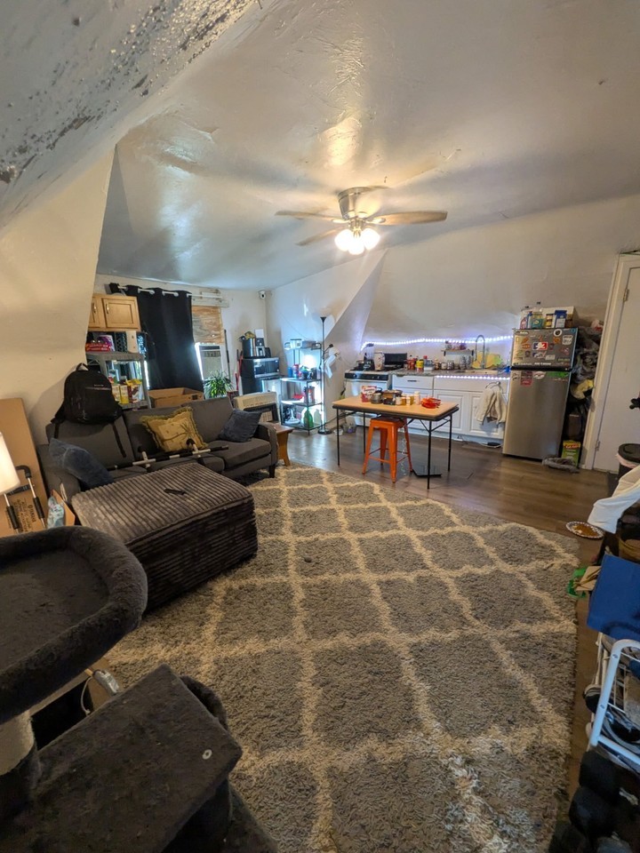 201 Island Ave #4