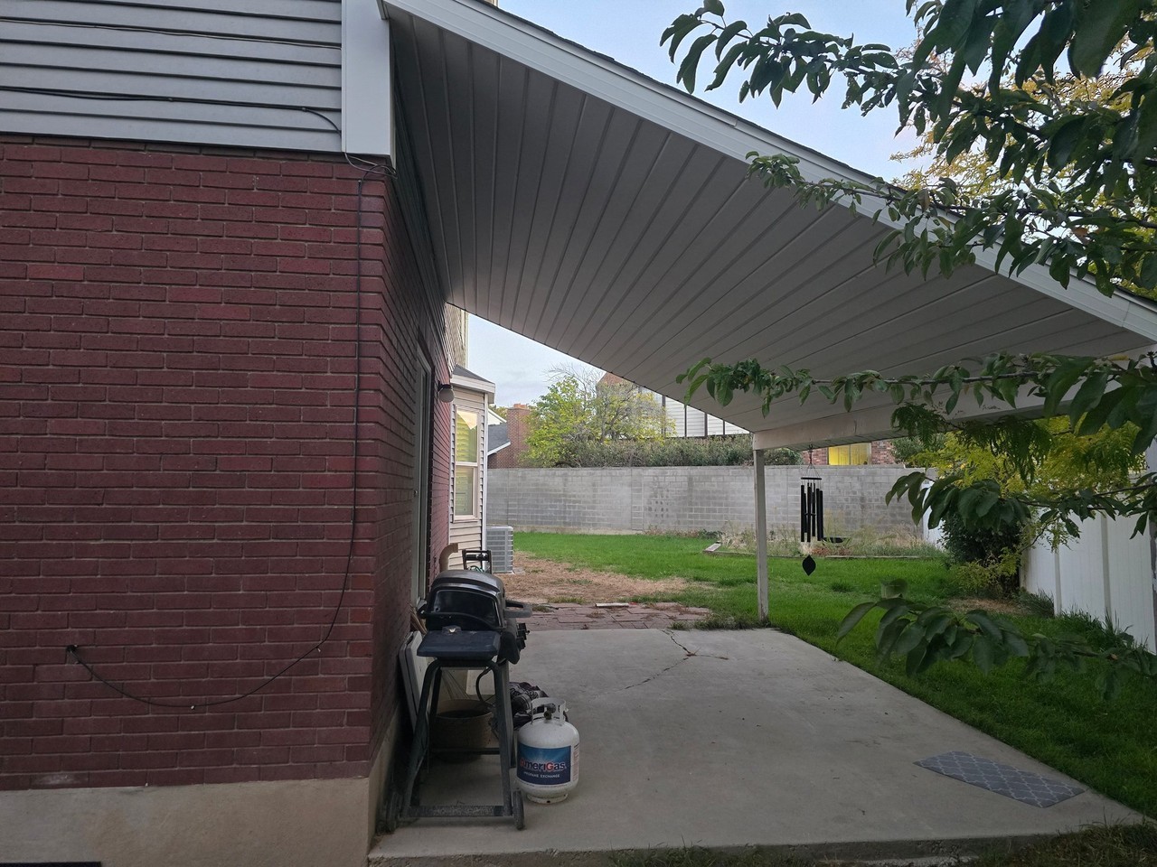 5676 S Inwood Dr - Photo 4 of 22