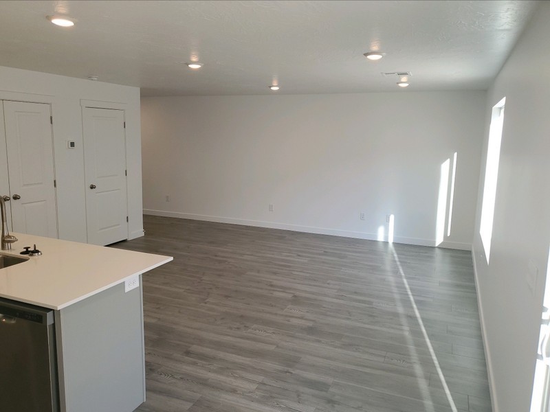 395 Wn - Photo 3 of 10