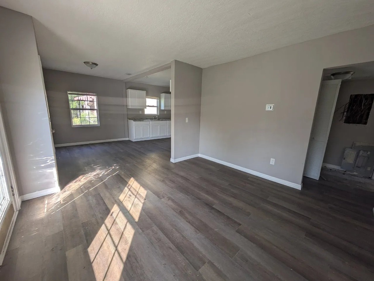 645 W 46th St - Photo 6 of 14