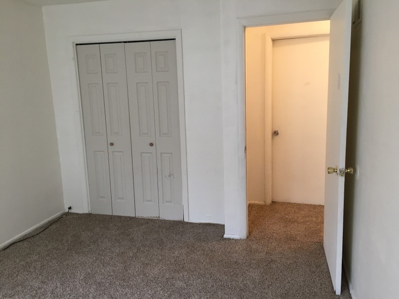 11609 Richmond Ave - Photo 3 of 6