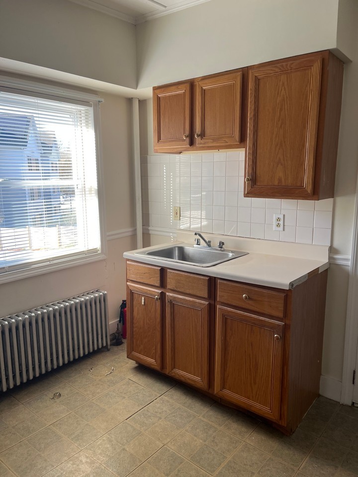 82 Henry Ave #2 - Photo 3 of 9