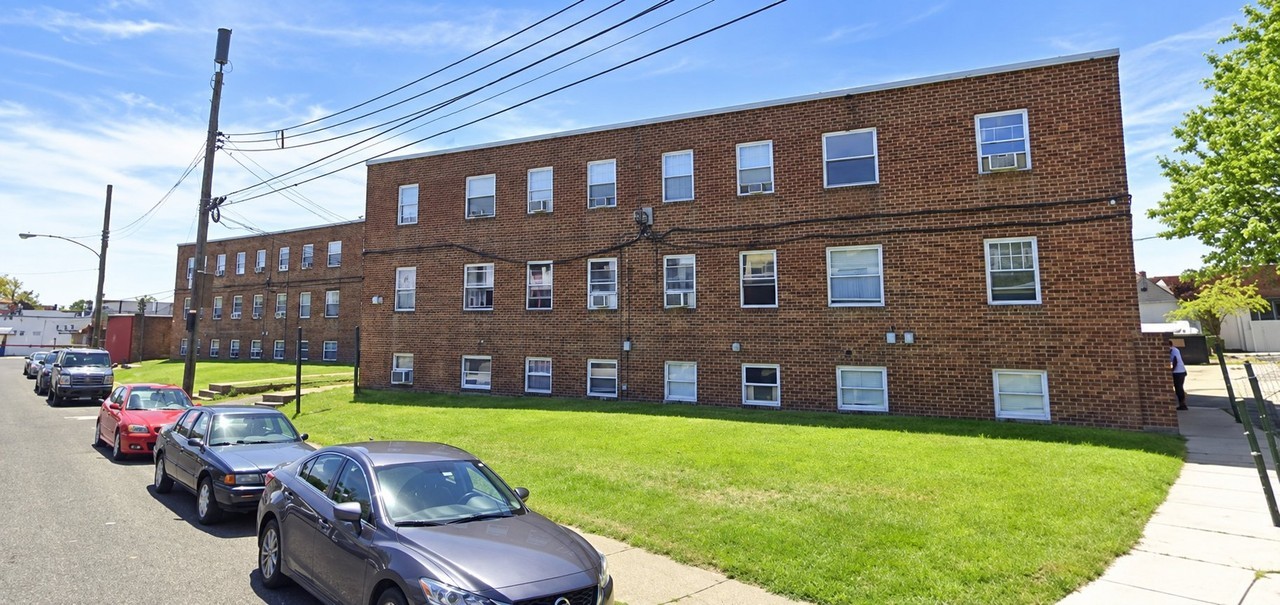 5826 N Mascher St #N - Photo 2 of 16