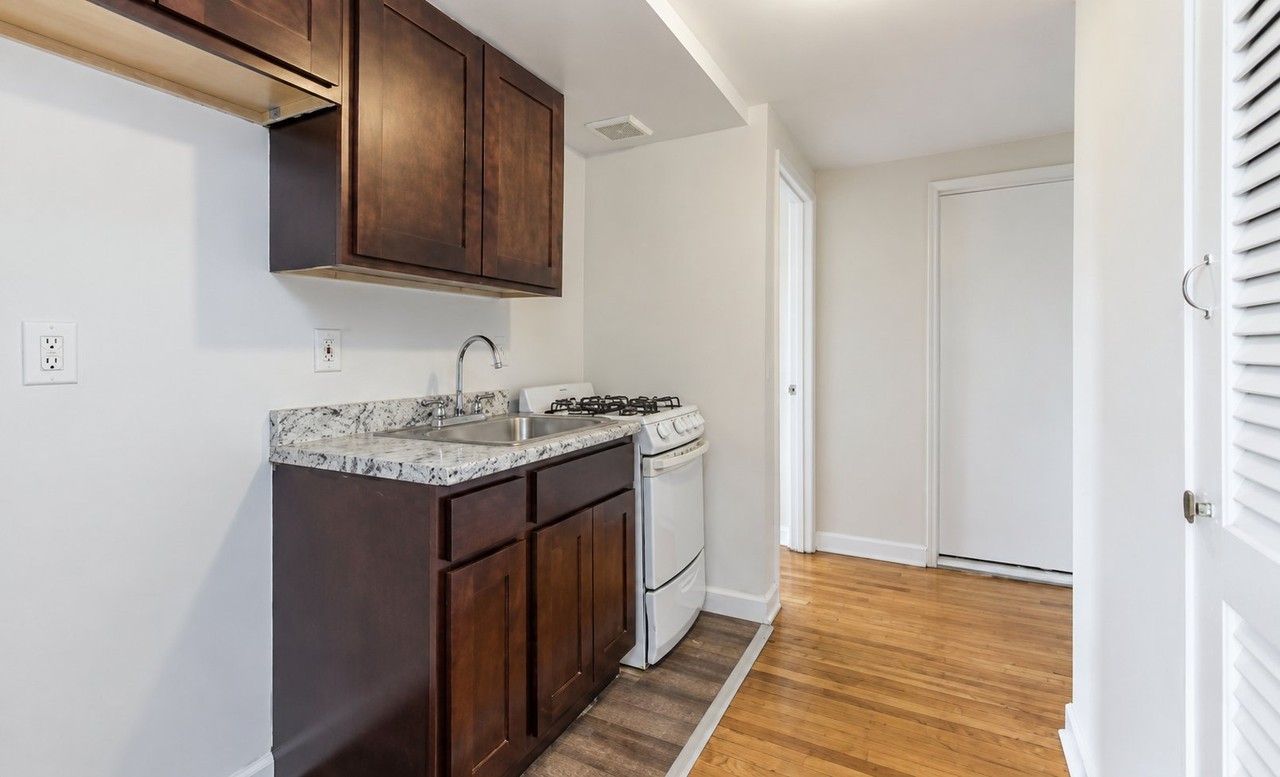5826 N Mascher St #N - Photo 4 of 16