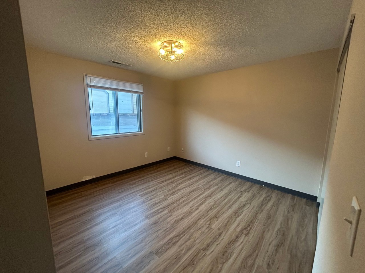 944 Boston Way #6 - Photo 4 of 5