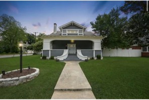 featured image of 210 N Royal St