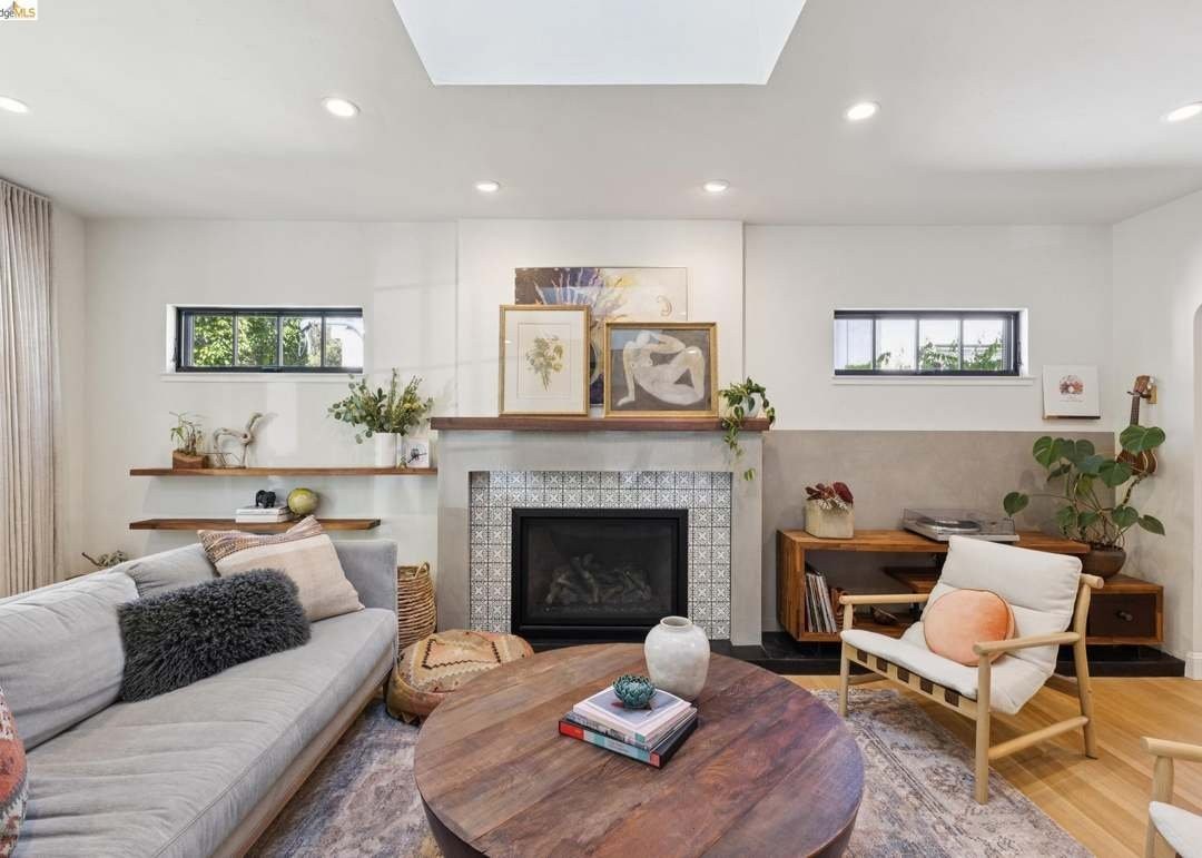 6628 Chabot Rd - Photo 2 of 16