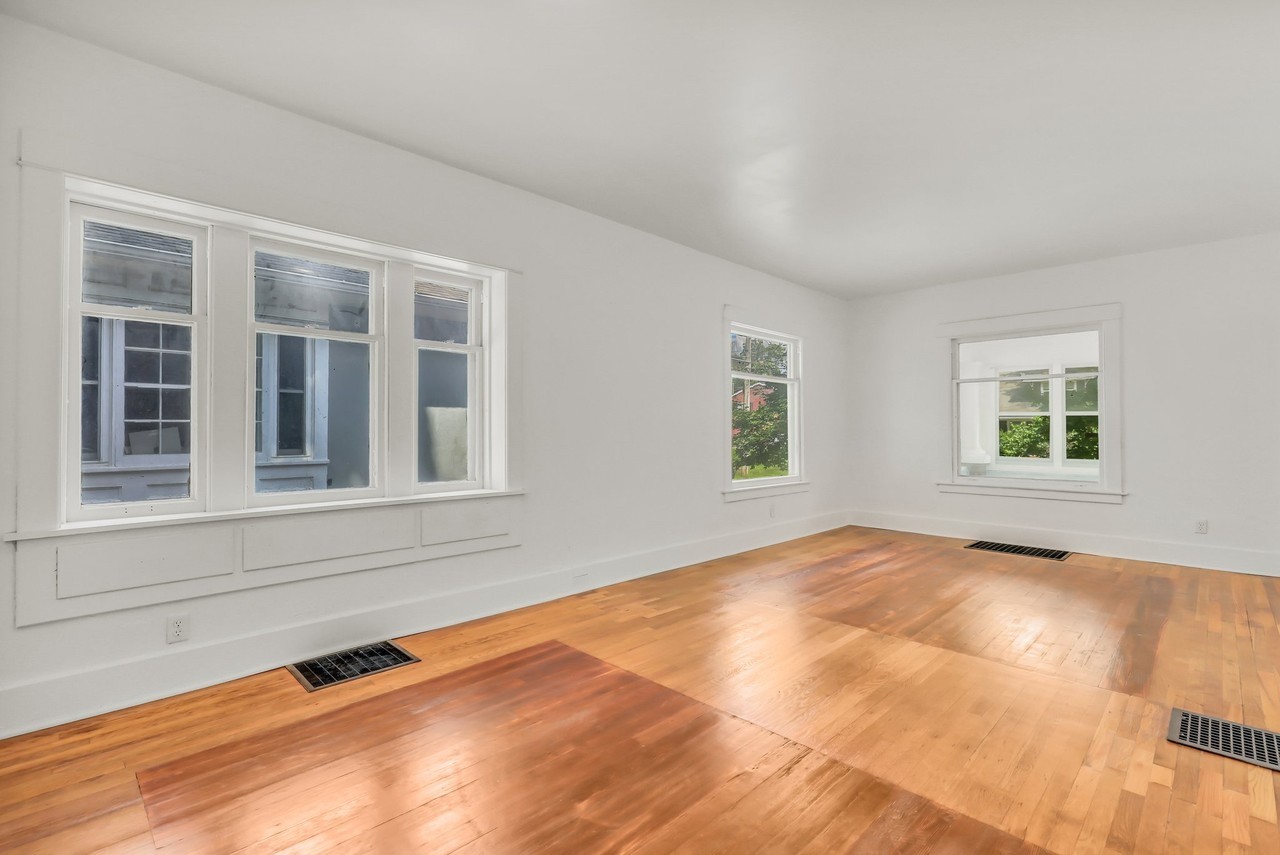 326 S Holmes St - Photo 3 of 19