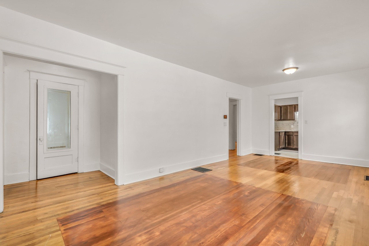 326 S Holmes St - Photo 4 of 19