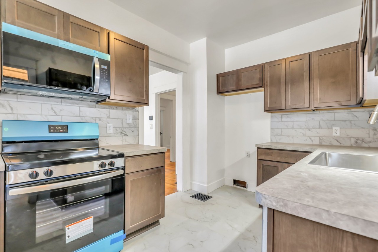326 S Holmes St - Photo 5 of 19