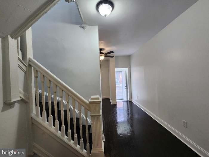 409 S Mount St - Photo 6 of 14