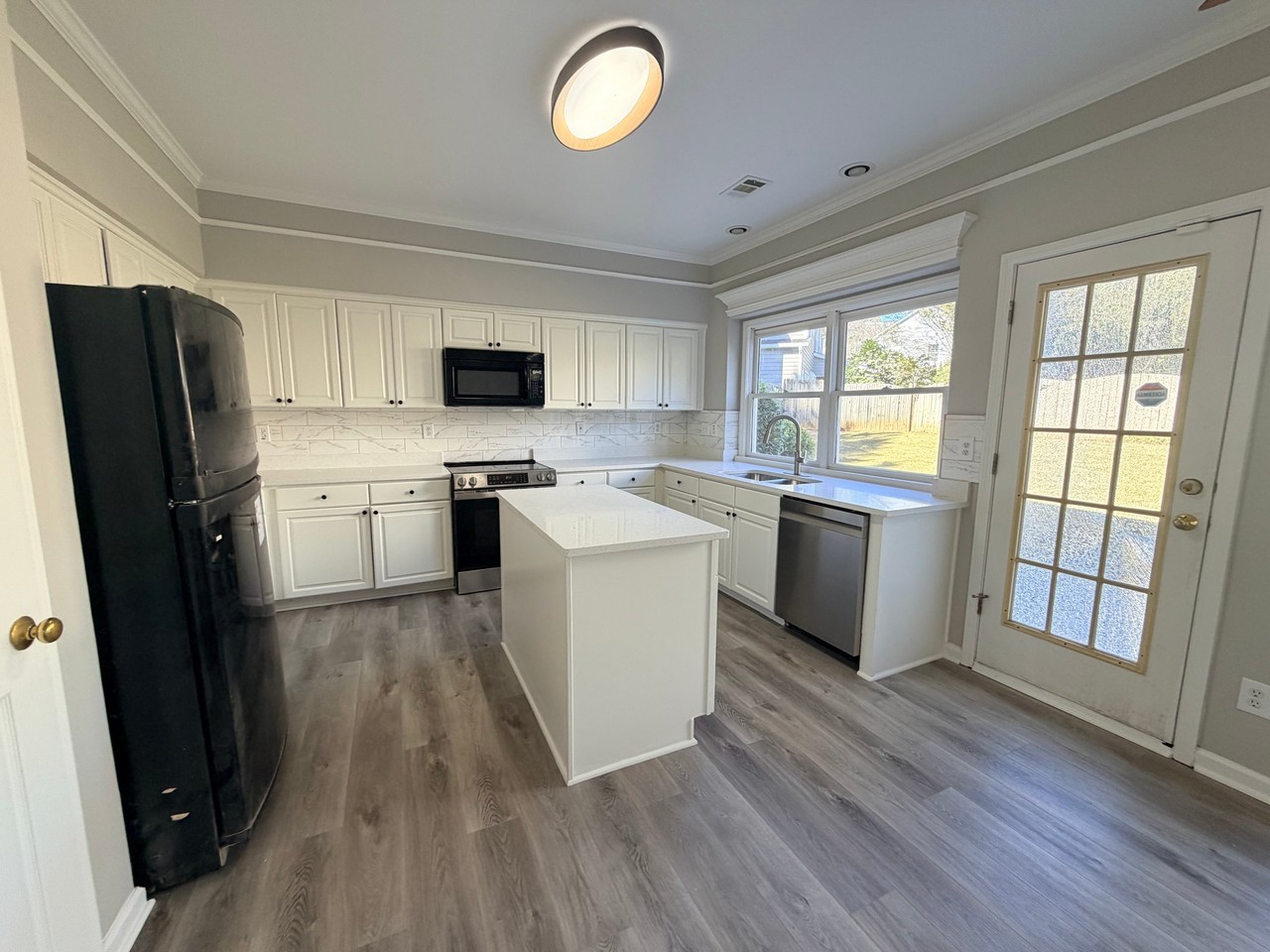 7010 Coffield Ct - Photo 5 of 17