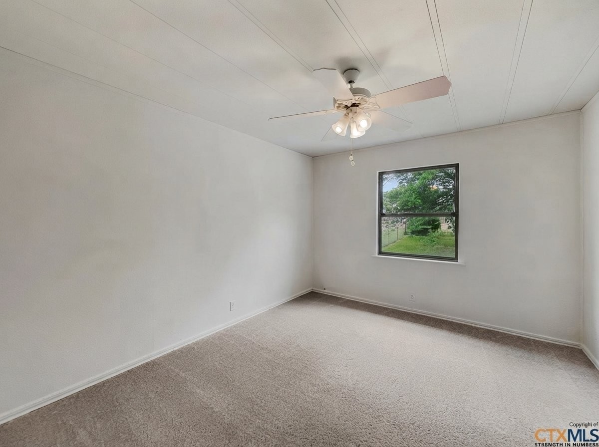 1101 Karen Dr - Photo 7 of 13
