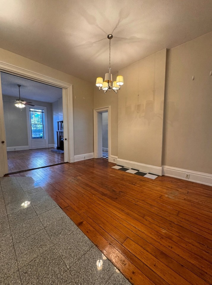 521 Liberty Hl - Photo 6 of 20