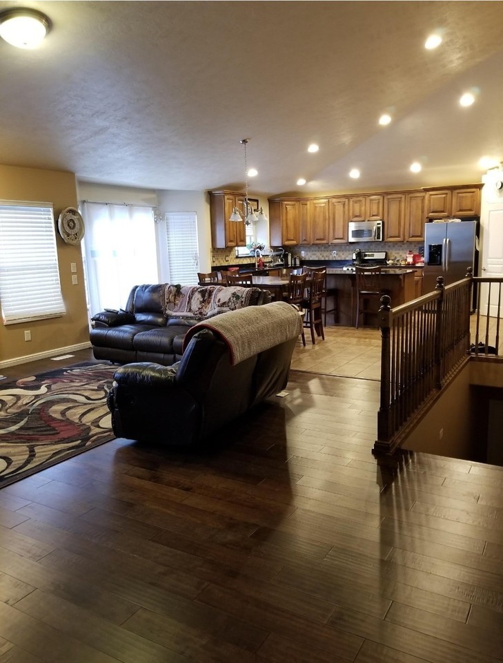 13231 S Bellevue Way - Photo 2 of 17
