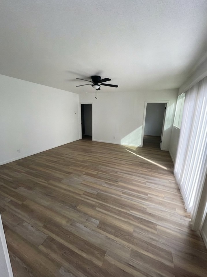 408 E Walnut Ave #102 - Photo 4 of 7