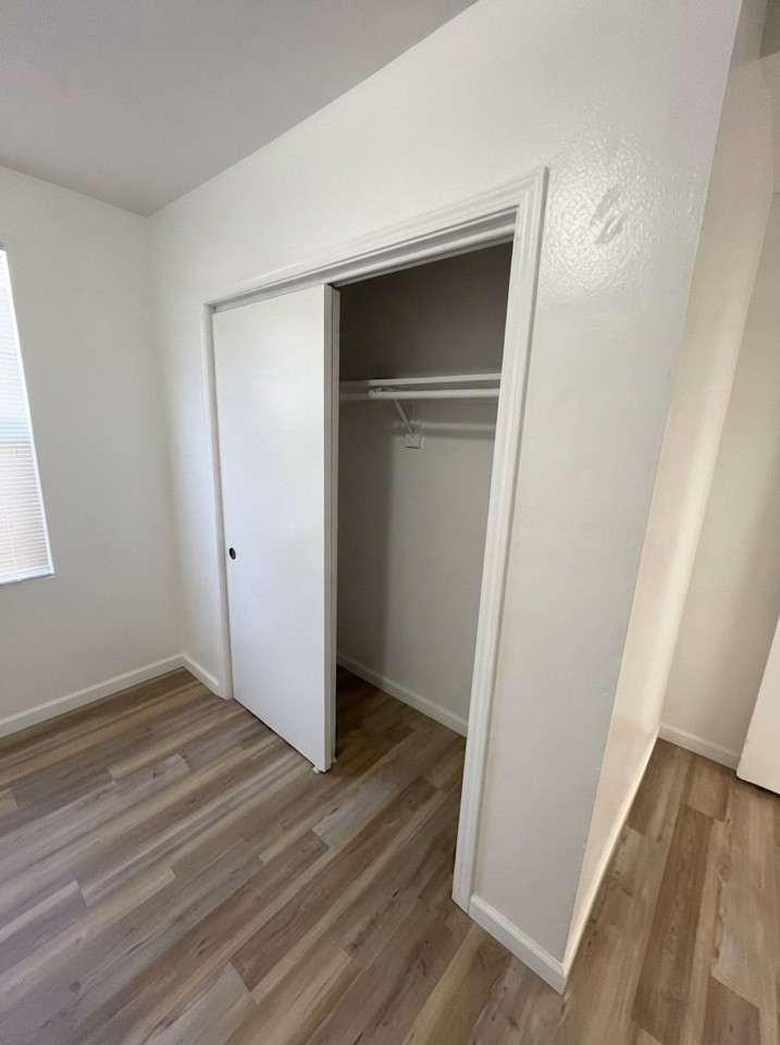 408 E Walnut Ave #102 - Photo 6 of 7