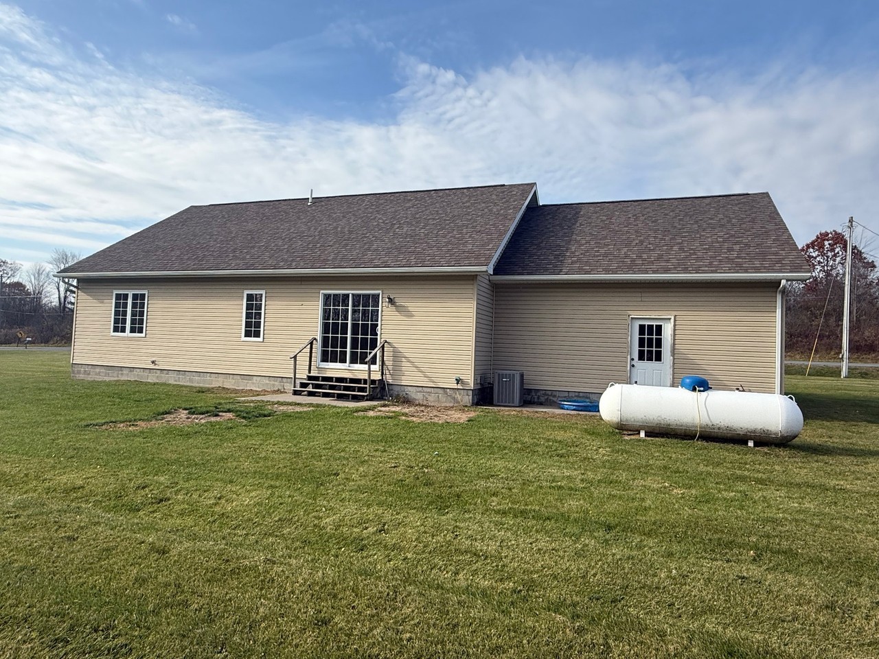 34358 Holkins Rd - Photo 2 of 17