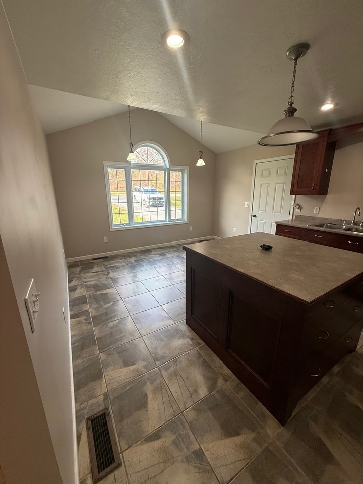 34358 Holkins Rd - Photo 4 of 17