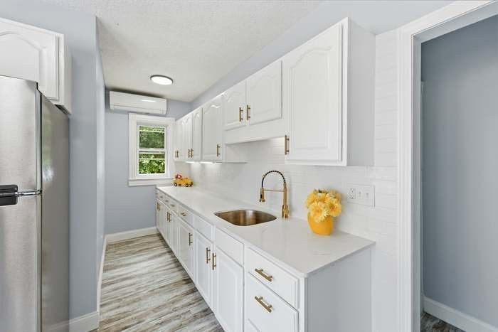 60 Barrison St - Photo 7 of 14