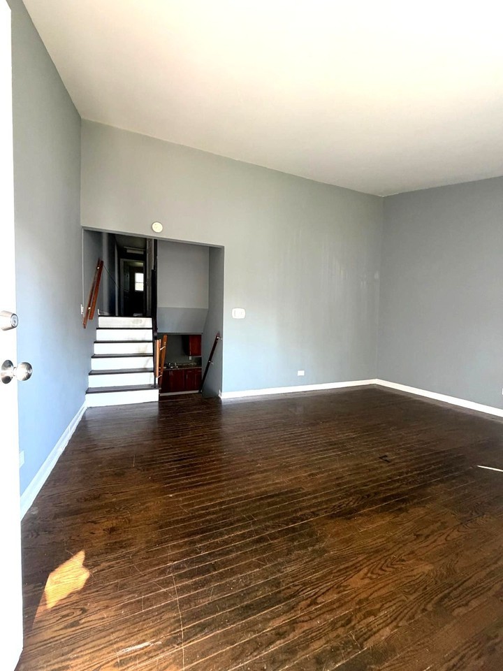 11537 S Peoria St - Photo 2 of 8