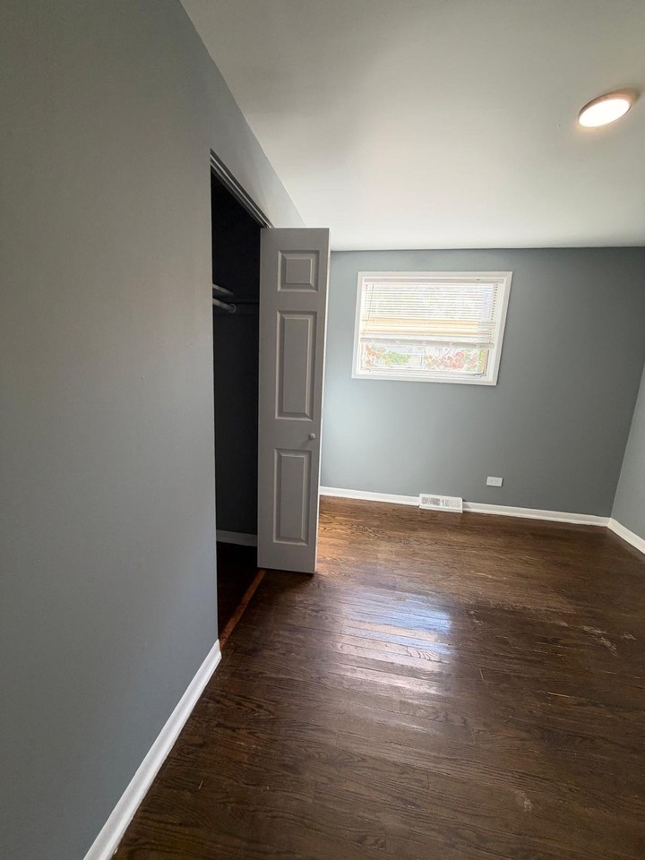11537 S Peoria St - Photo 5 of 8