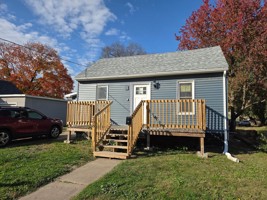 featured image of 208 E Bronson St