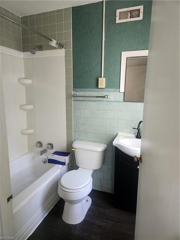 356 North Street Northwest - Photo 5 of 6