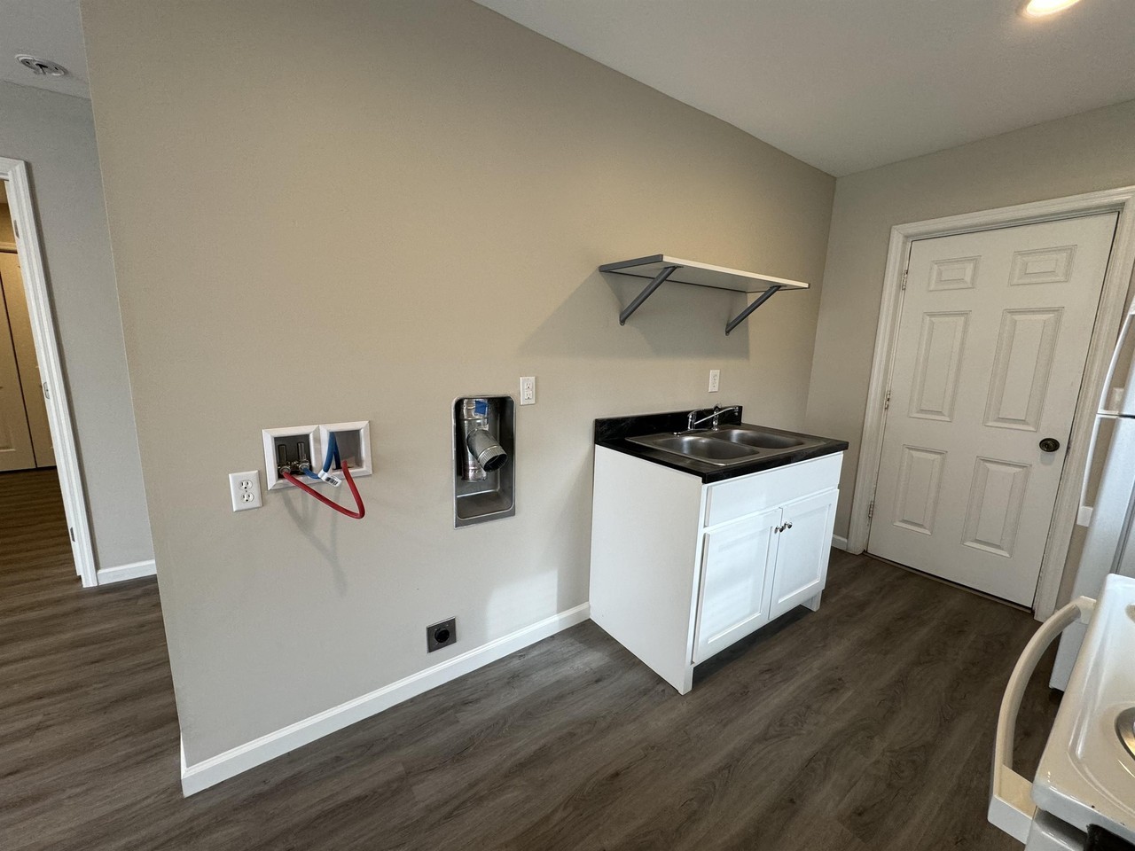 205 Stone Street Northwest - Photo 7 of 28
