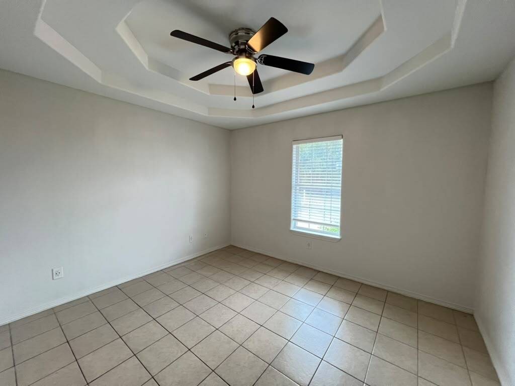 800 Daffodil Avenue - Photo 6 of 6