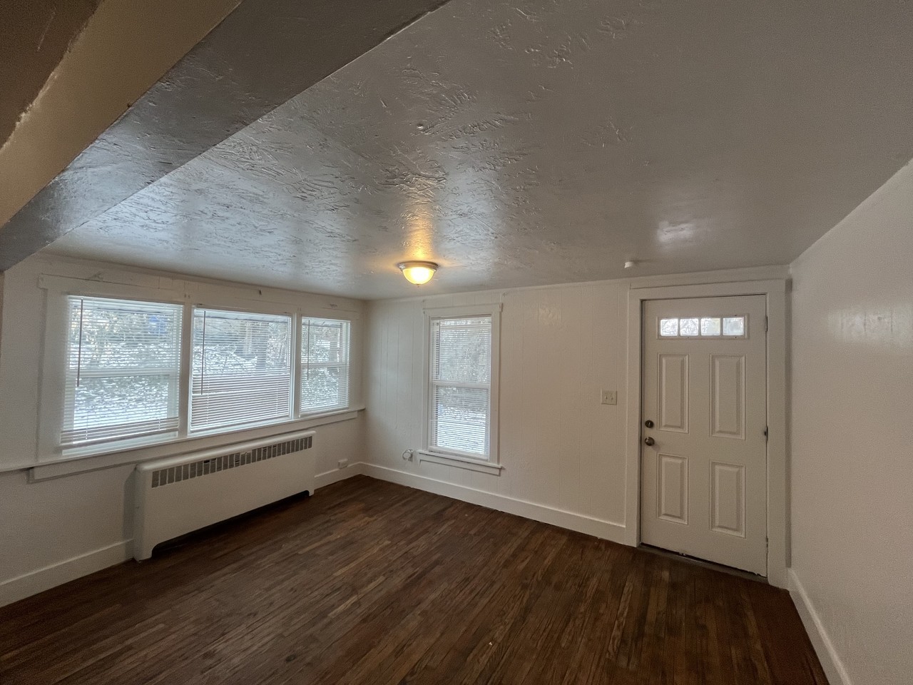 1235 32nd Street Unit B - Photo 2 of 30