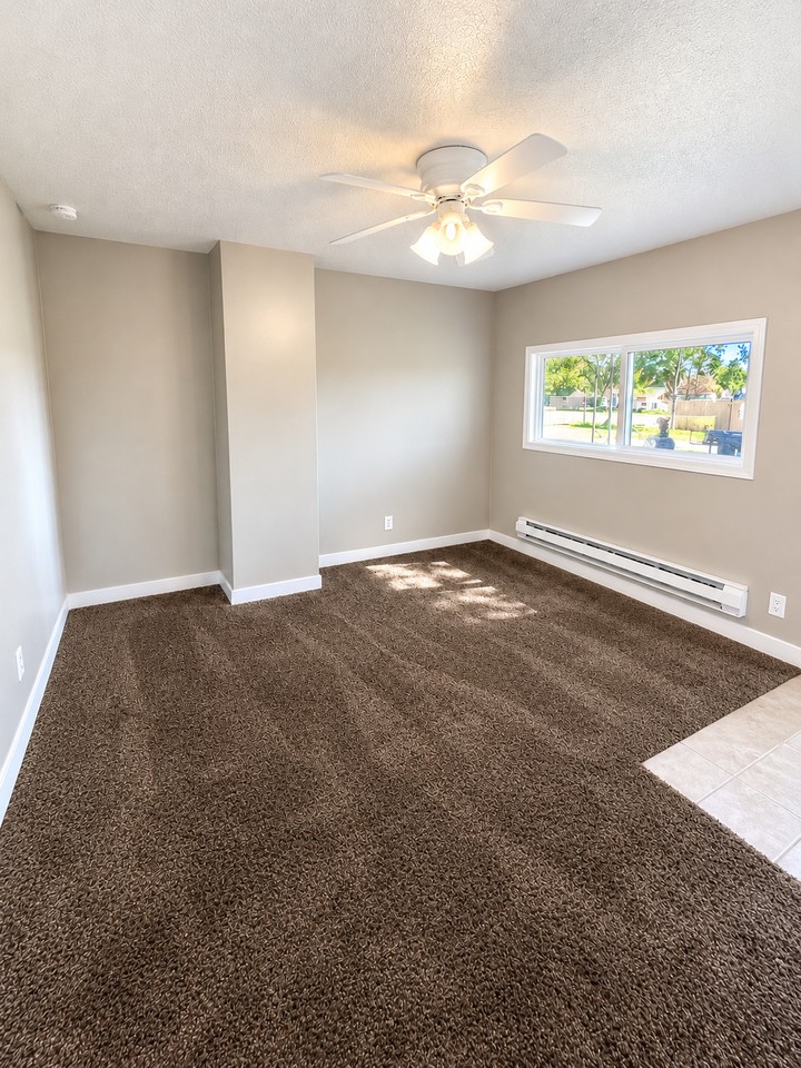 2742 Adams (west) - Photo 4 of 10
