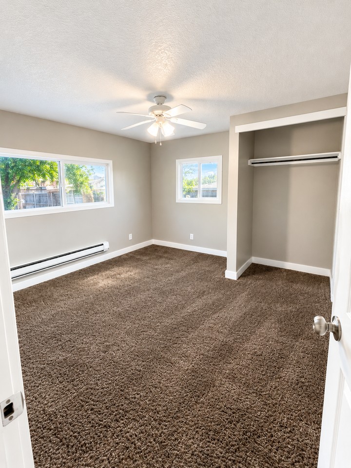 2742 Adams (west) - Photo 5 of 10