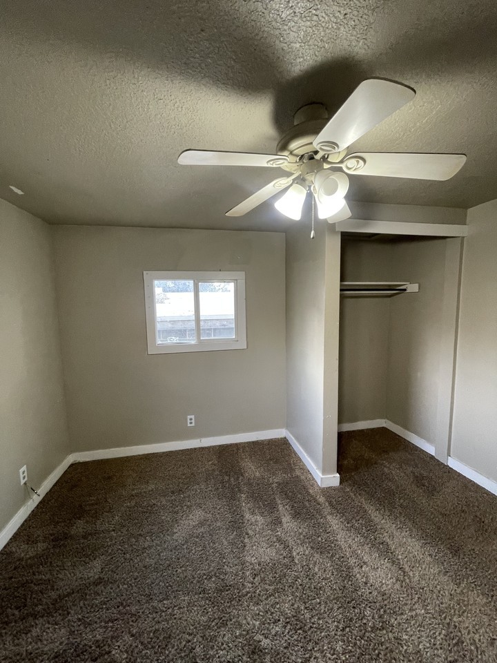 2742 Adams (west) - Photo 6 of 10