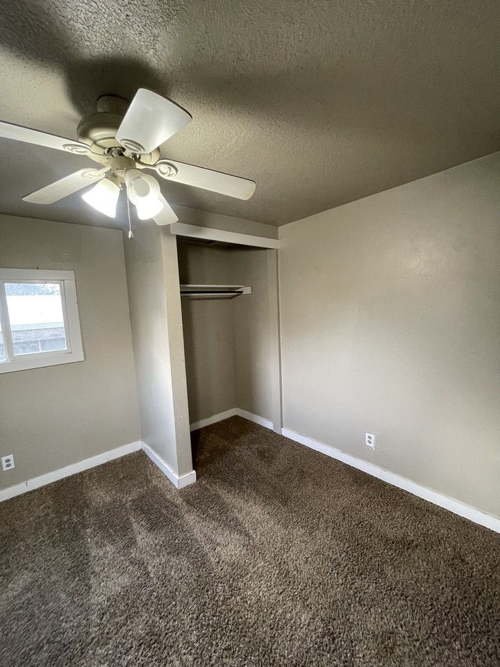 2742 Adams (west) - Photo 7 of 10