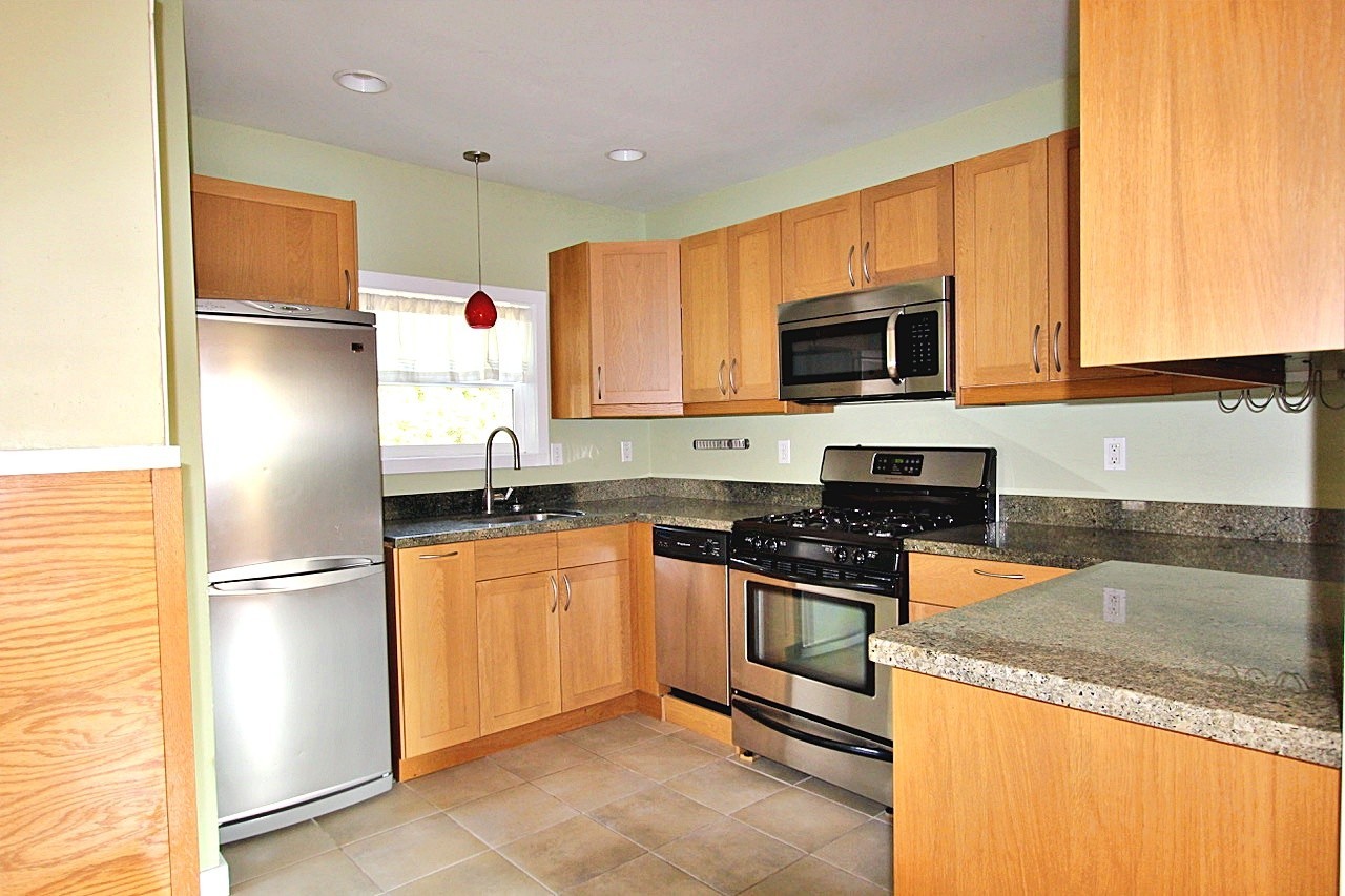 7405 N Fenwick Ave #1 - Photo 5 of 24