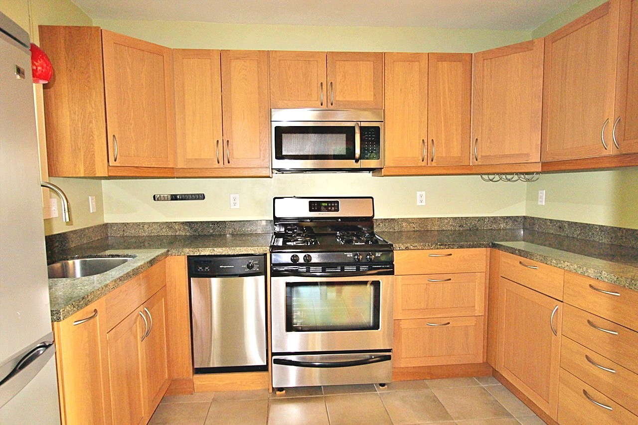 7405 N Fenwick Ave #1 - Photo 6 of 24