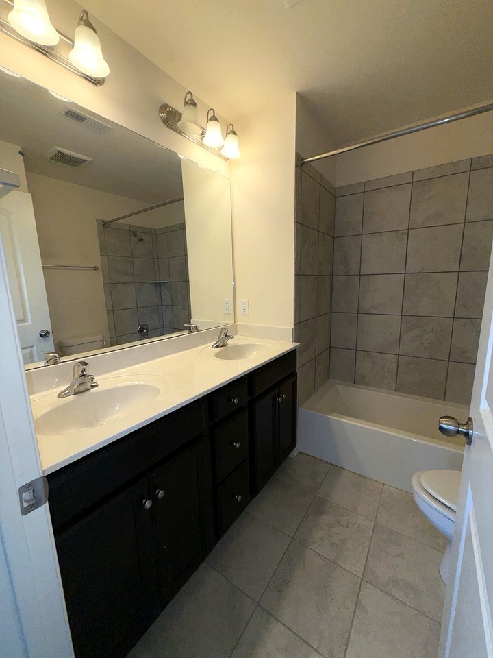 1096 Wickersham Way #1 - Photo 5 of 5