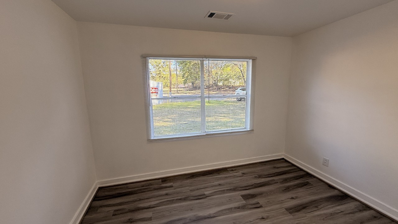 1738 Creekway Ave Sw #1 - Photo 4 of 8