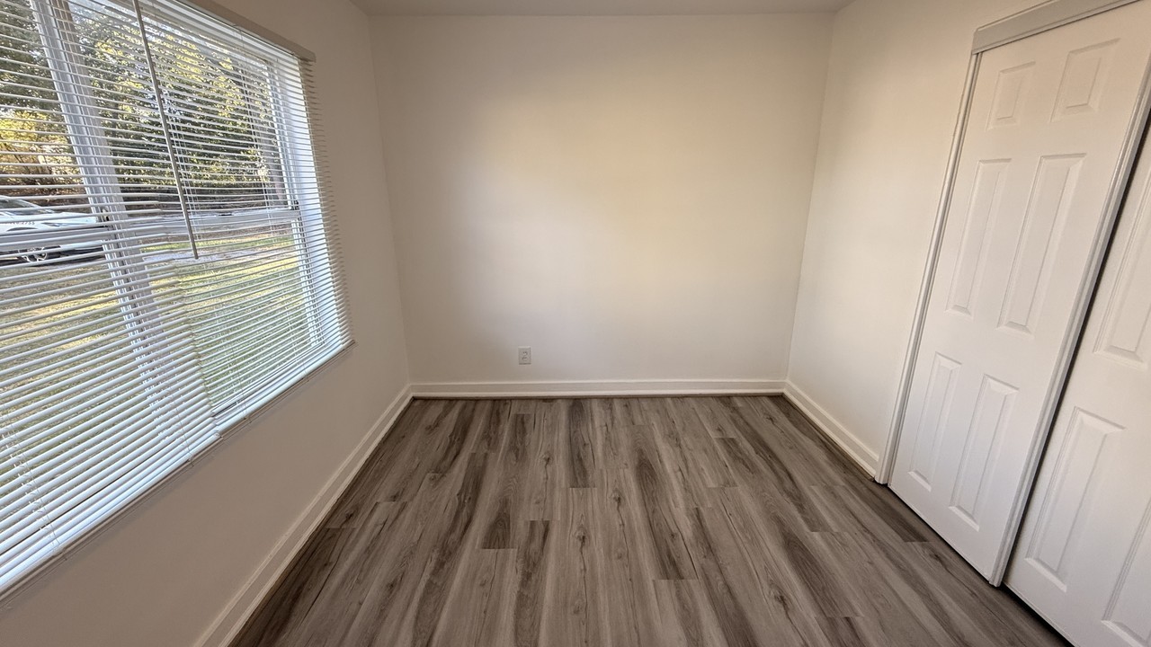1738 Creekway Ave Sw #1 - Photo 5 of 8