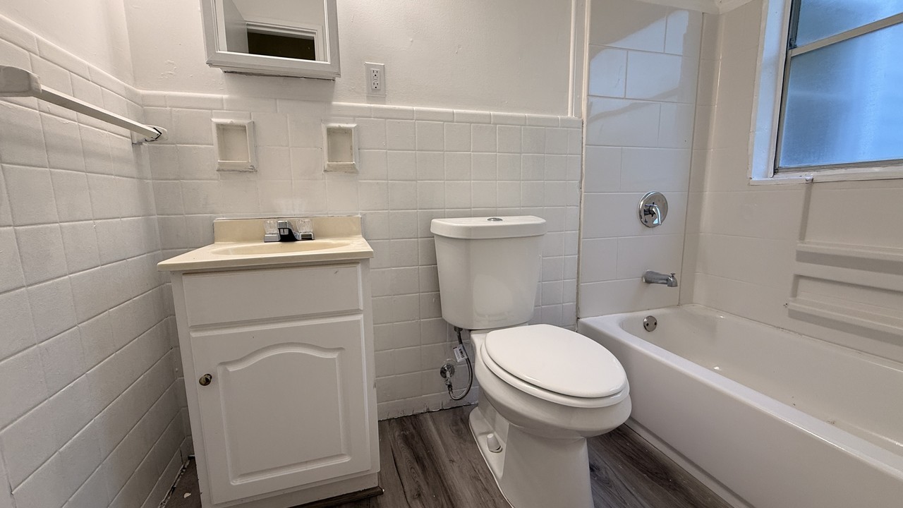 1738 Creekway Ave Sw #1 - Photo 6 of 8