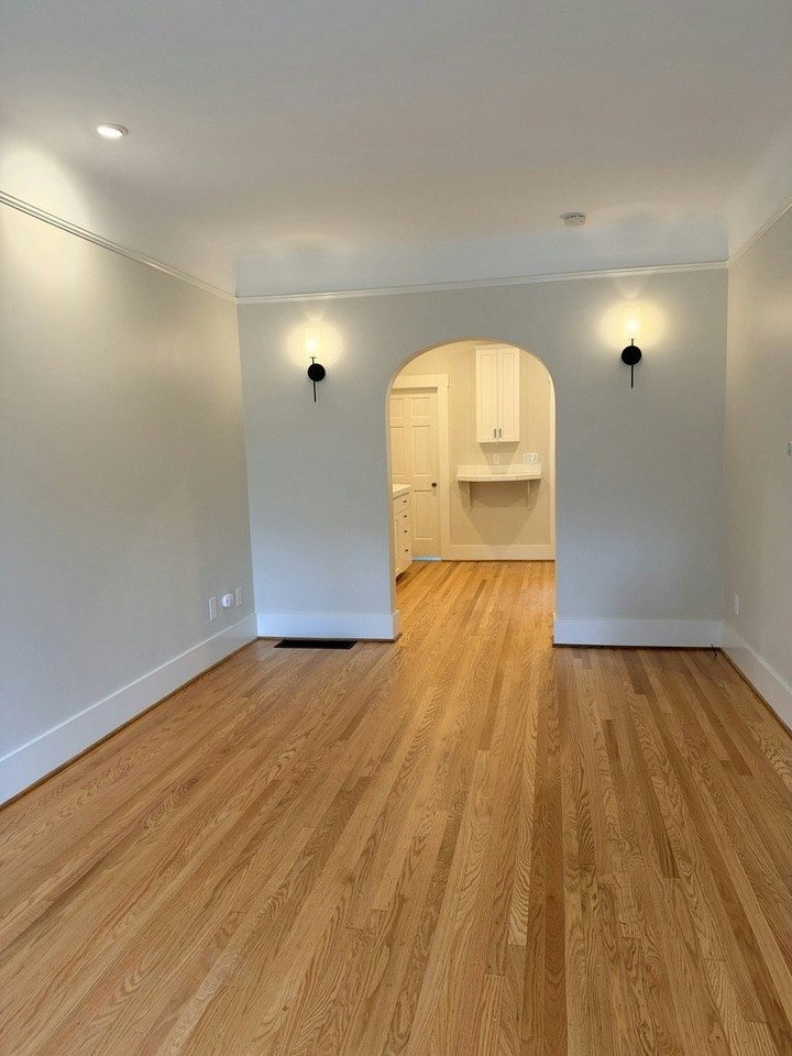 2848 SW Adams Street - Photo 2 of 10